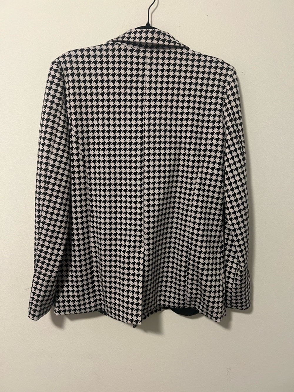 Marled Black & White Houndstooth Jacket - Picture 2 of 3